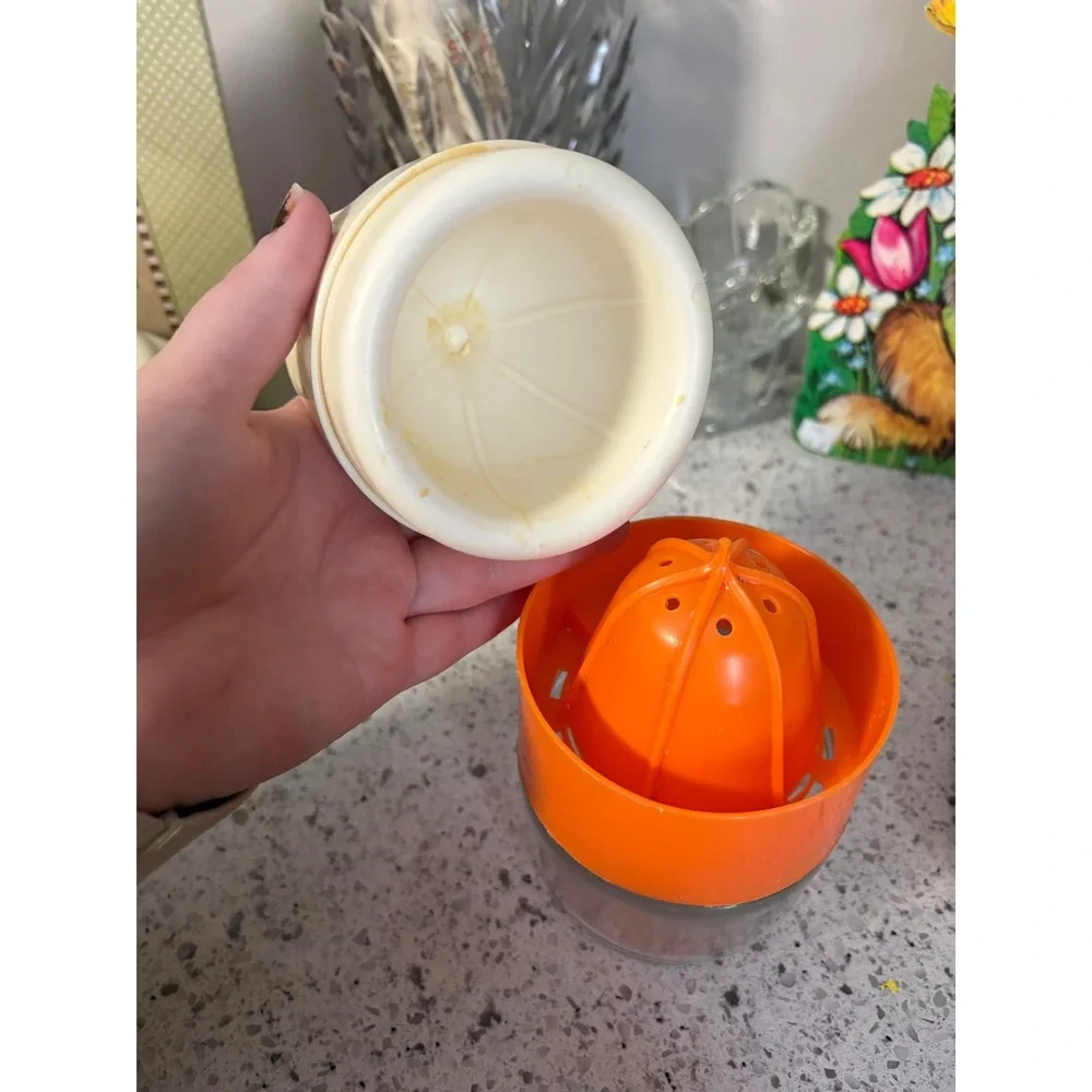 VTG Citrus Juicer Glass Jar Orange Plastic Top Hand Press Manual Kitchen Tool